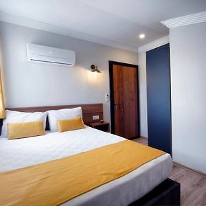 Standard Zimmer mit Kingsize-Bett